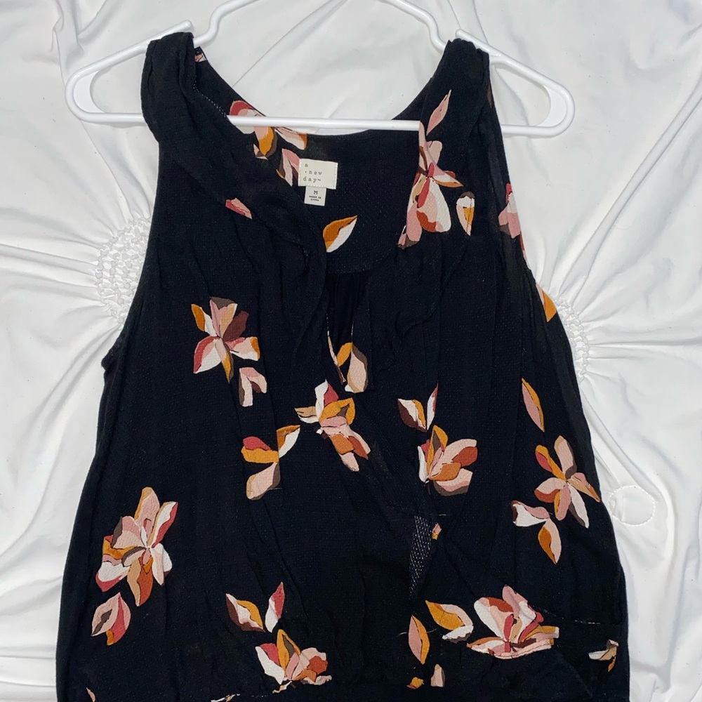Black Floral Top 🌺